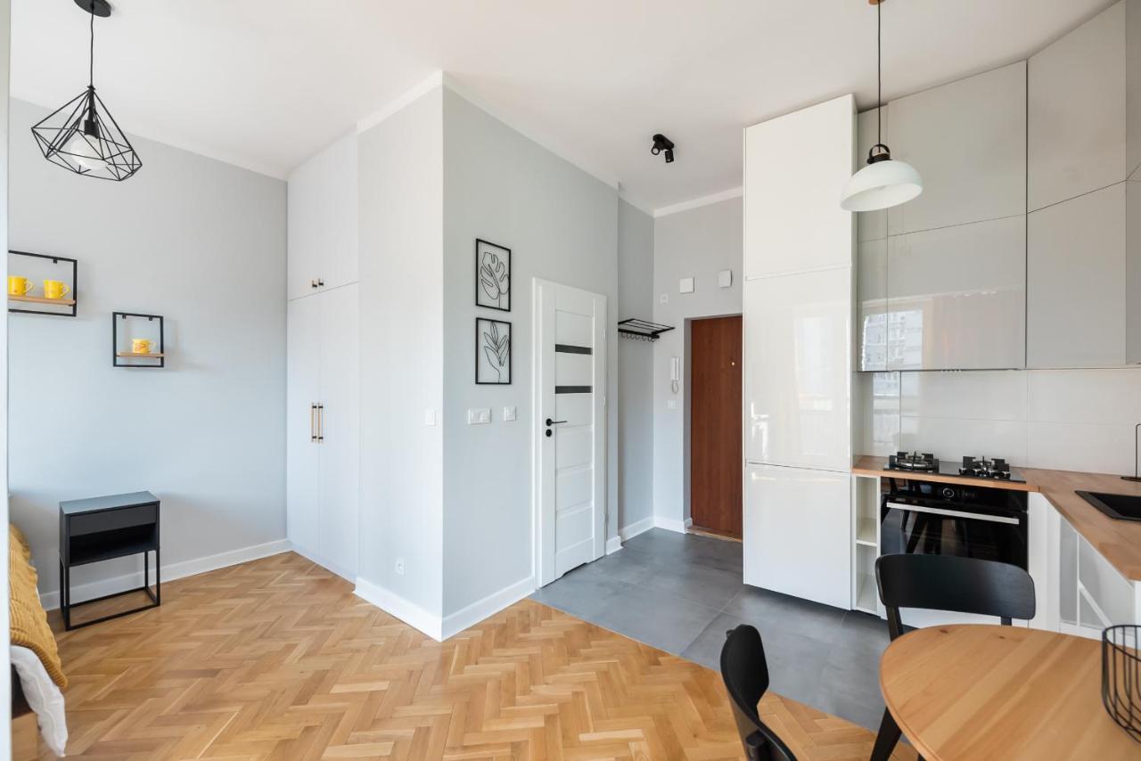 ורשה Grzybowska Sundown City Centre Apartment מראה חיצוני תמונה